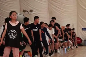  高中生如何在篮球冬令营中提升自己？掌握高效训练策略